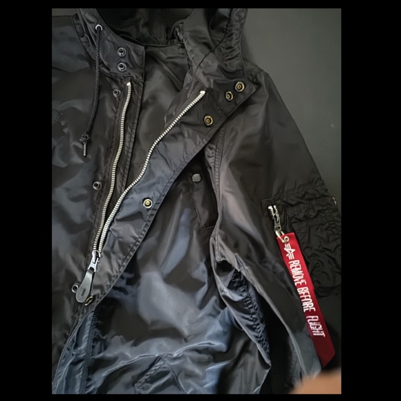 UNDEFEATED x ALPHA INDUSTRIES M-65 FISHTAIL PARKA  JACKET  Large Black Rare - Picture 3 of 4